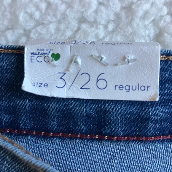 Wallflower The Fearless Curvy Super High Rise Flared Jeans Womens 3 Blue Denim - Picture 14 of 16